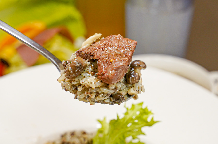 日落饗宴 必吃 好吃 親子 家庭客 高雄吃到飽 無限放題 披薩 義大利麵 燉飯