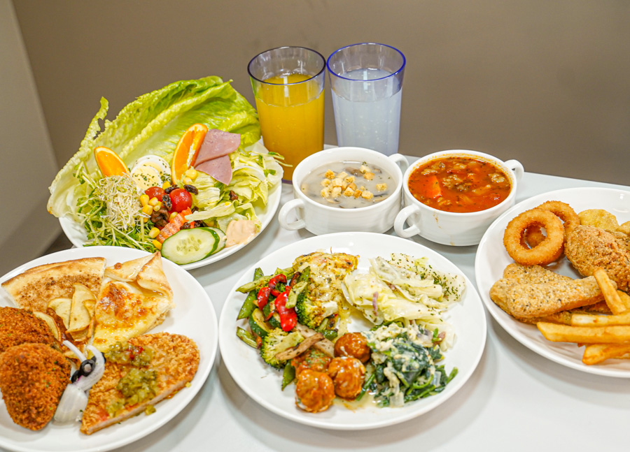 日落饗宴 必吃 好吃 親子 家庭客 高雄吃到飽 無限放題 披薩 義大利麵 燉飯