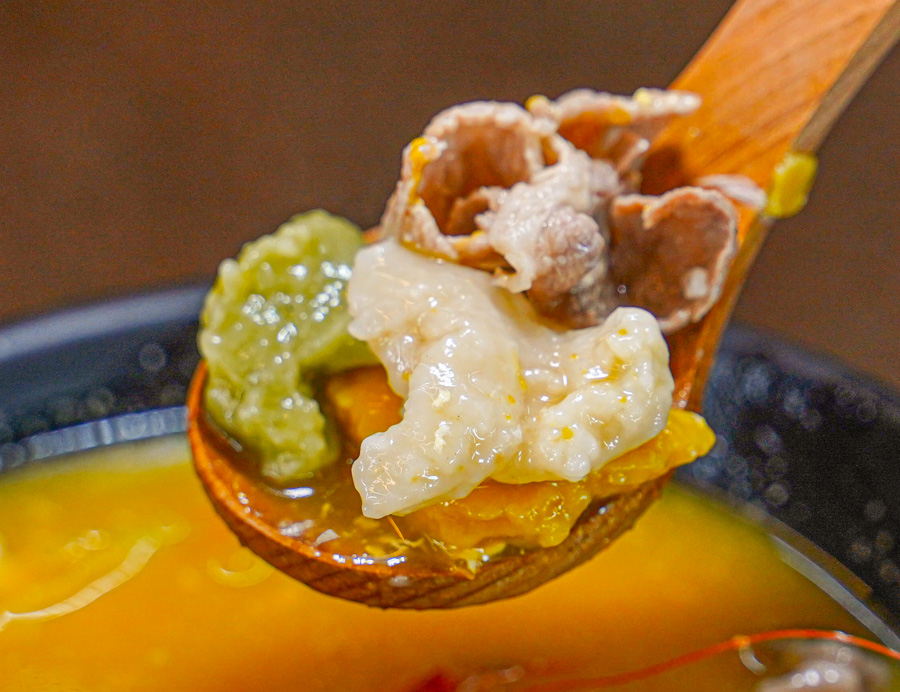 萬客臨彩色麵疙瘩 麵疙瘩 彩色 鍋燒 小吃 特色 獨門 炒麵疙瘩 炸物 炒飯 高雄必吃麵疙瘩
