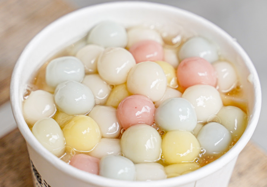 彎腰湯圓 手工湯圓 芒果冰 必吃 高雄美食 左營冰 巨蛋商圈美食 瑞豐夜市 傳承 甜湯 鹹湯圓 