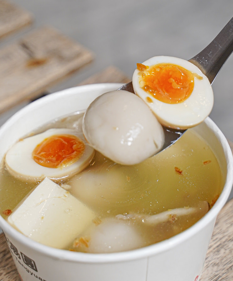 彎腰湯圓 手工湯圓 芒果冰 必吃 高雄美食 左營冰 巨蛋商圈美食 瑞豐夜市 傳承 甜湯 鹹湯圓 