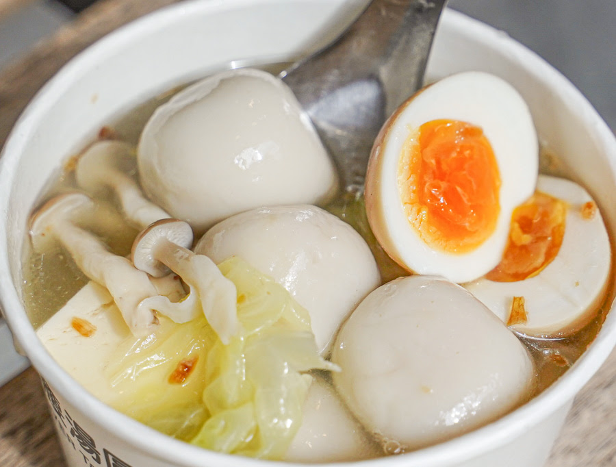 彎腰湯圓 手工湯圓 芒果冰 必吃 高雄美食 左營冰 巨蛋商圈美食 瑞豐夜市 傳承 甜湯 鹹湯圓 