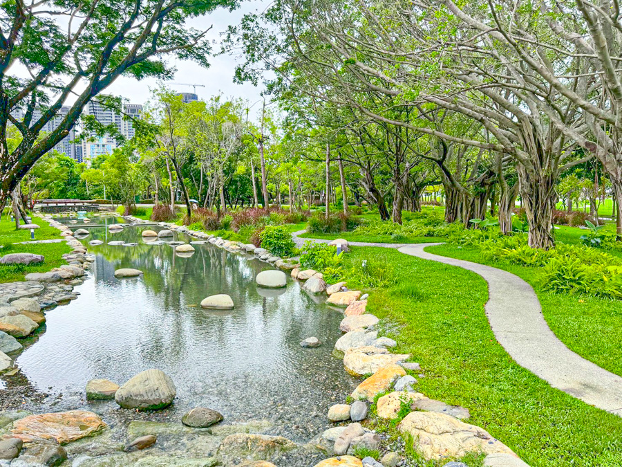 內惟森林親水河道 內惟埤濕地 迷霧森林 內惟森林親水河道 千坪佔地草地 森林系消暑勝地
