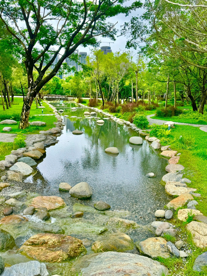 內惟森林親水河道 內惟埤濕地 迷霧森林 內惟森林親水河道 千坪佔地草地 森林系消暑勝地