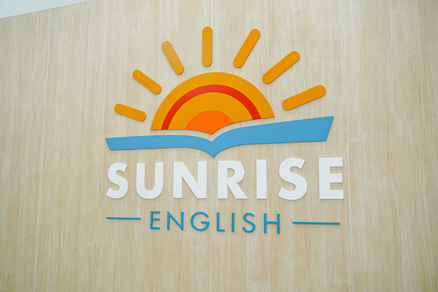 Sunrise English 學聯補習班 高雄夏令營 暑假 學童 鼓山 美術館 內惟 高雄 國小 國中 英文補習班 英語