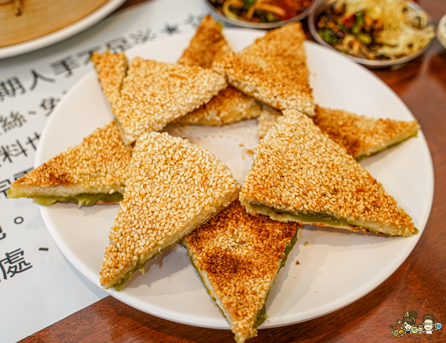 籠帥湯包麵館 左營必吃 左營大路美食 眷村 北方麵食 手工 新鮮 好吃 限量 蔥油餅 獨家 私房 特色 麵食 湯包 蒸餃