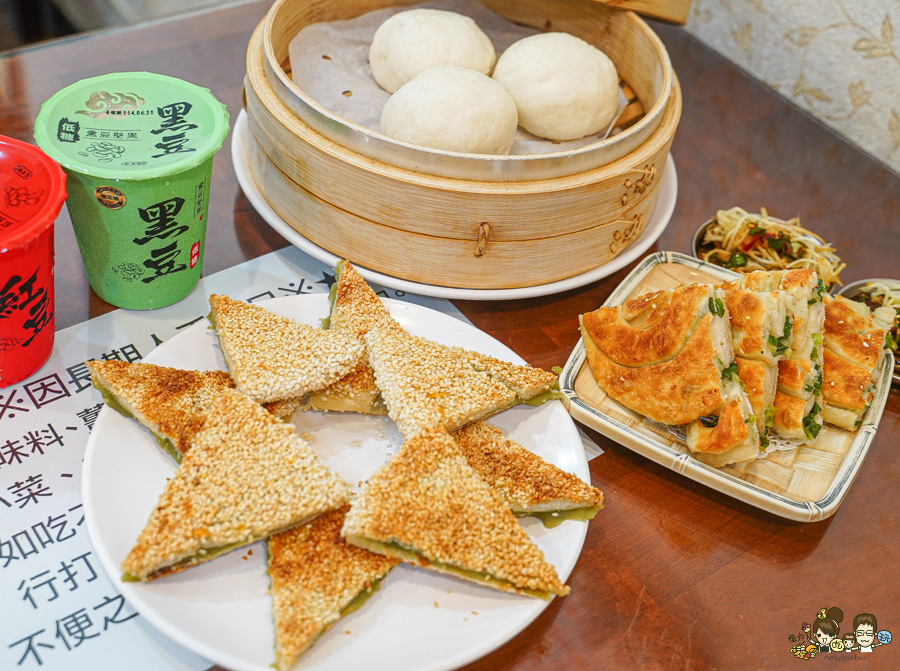 籠帥湯包麵館 左營必吃 左營大路美食 眷村 北方麵食 手工 新鮮 好吃 限量 蔥油餅 獨家 私房 特色 麵食 湯包 蒸餃