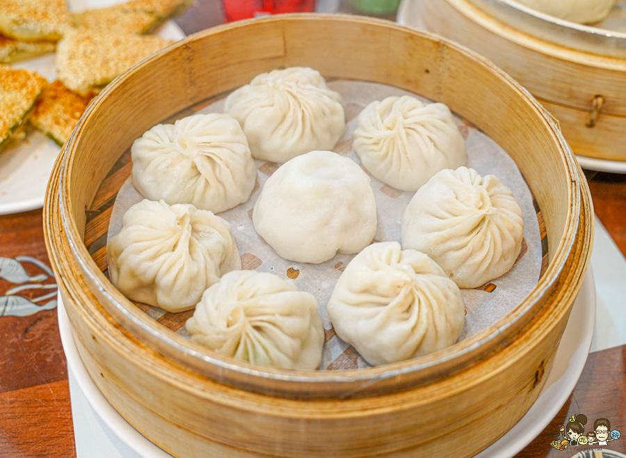 籠帥湯包麵館 左營必吃 左營大路美食 眷村 北方麵食 手工 新鮮 好吃 限量 蔥油餅 獨家 私房 特色 麵食 湯包 蒸餃