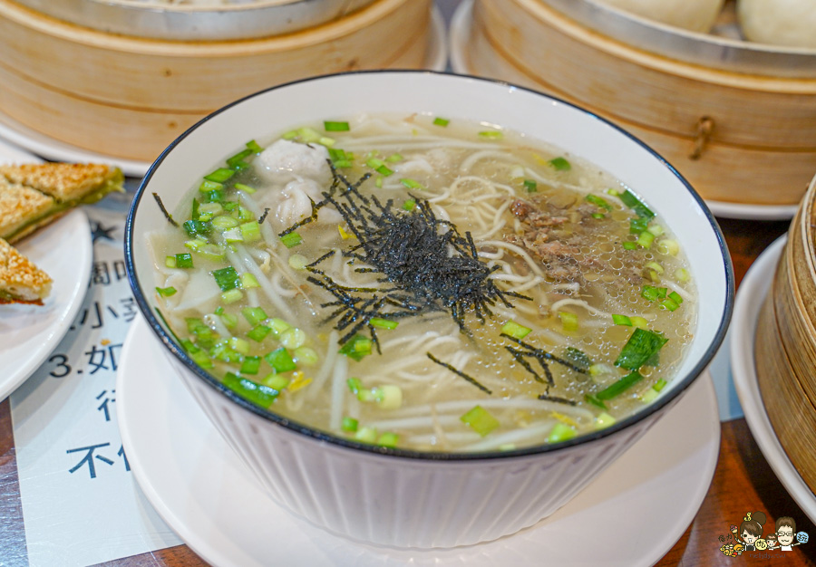 籠帥湯包麵館 左營必吃 左營大路美食 眷村 北方麵食 手工 新鮮 好吃 限量 蔥油餅 獨家 私房 特色 麵食 湯包 蒸餃