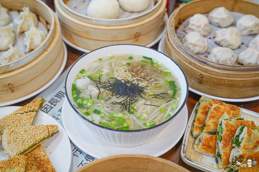 籠帥湯包麵館 左營必吃 左營大路美食 眷村 北方麵食 手工 新鮮 好吃 限量 蔥油餅 獨家 私房 特色 麵食 湯包 蒸餃