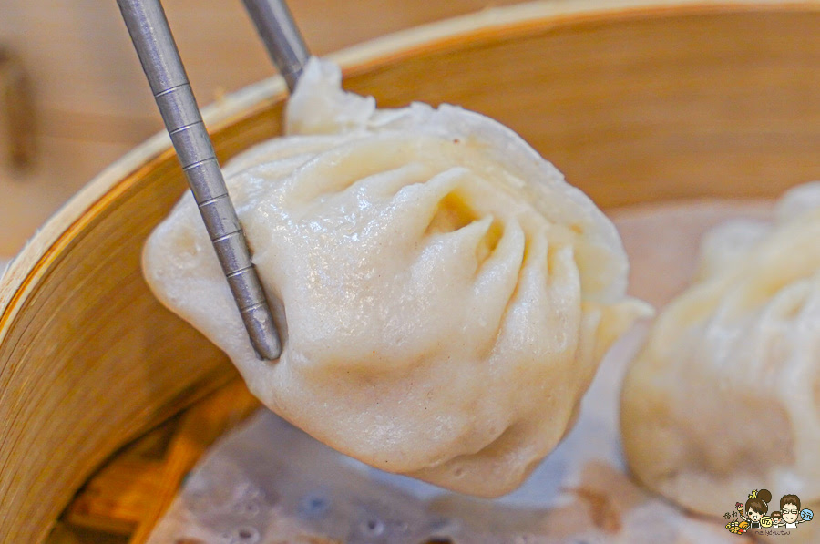 籠帥湯包麵館 左營必吃 左營大路美食 眷村 北方麵食 手工 新鮮 好吃 限量 蔥油餅 獨家 私房 特色 麵食 湯包 蒸餃