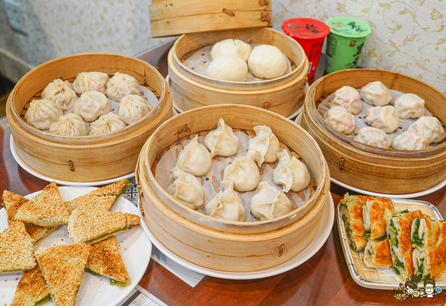 籠帥湯包麵館 左營必吃 左營大路美食 眷村 北方麵食 手工 新鮮 好吃 限量 蔥油餅 獨家 私房 特色 麵食 湯包 蒸餃