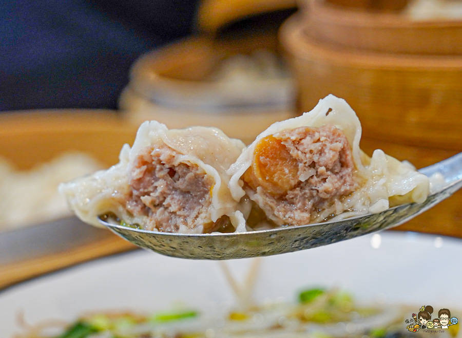 籠帥湯包麵館 左營必吃 左營大路美食 眷村 北方麵食 手工 新鮮 好吃 限量 蔥油餅 獨家 私房 特色 麵食 湯包 蒸餃
