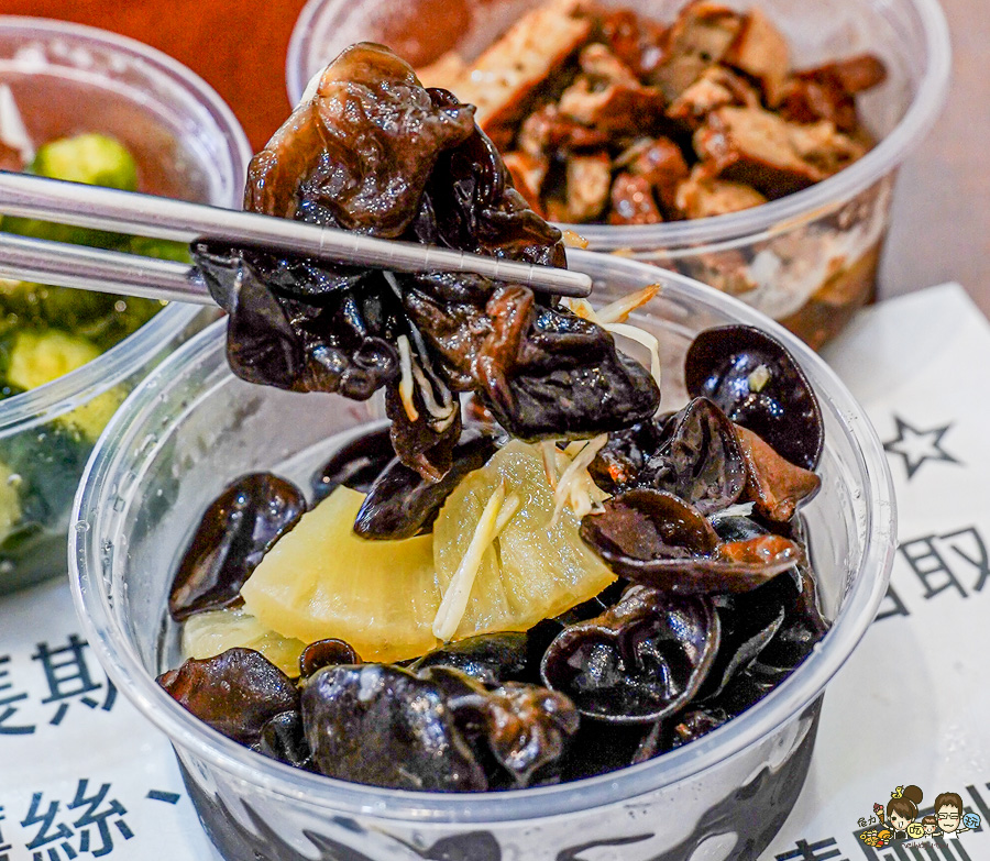 籠帥湯包麵館 左營必吃 左營大路美食 眷村 北方麵食 手工 新鮮 好吃 限量 蔥油餅 獨家 私房 特色 麵食 湯包 蒸餃