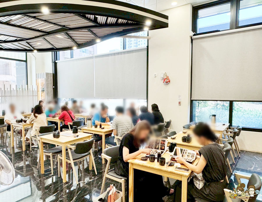 橘葉壽司 · 丼飯專門店 高雄日料 日本料粒 高CP值 好吃 推薦 新鮮 海港 每日 聚餐 宴客 便宜 好吃 生魚片