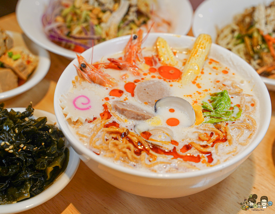 恆春 涼麵 鍋燒 恆春 倆筷伴涼麵鍋燒 恆春創始店 美食 推薦 必吃 墾丁 涼麵 好吃 