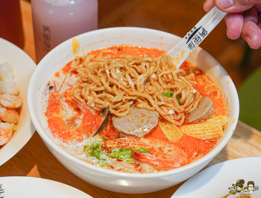 恆春 涼麵 鍋燒 恆春 倆筷伴涼麵鍋燒 恆春創始店 美食 推薦 必吃 墾丁 涼麵 好吃 