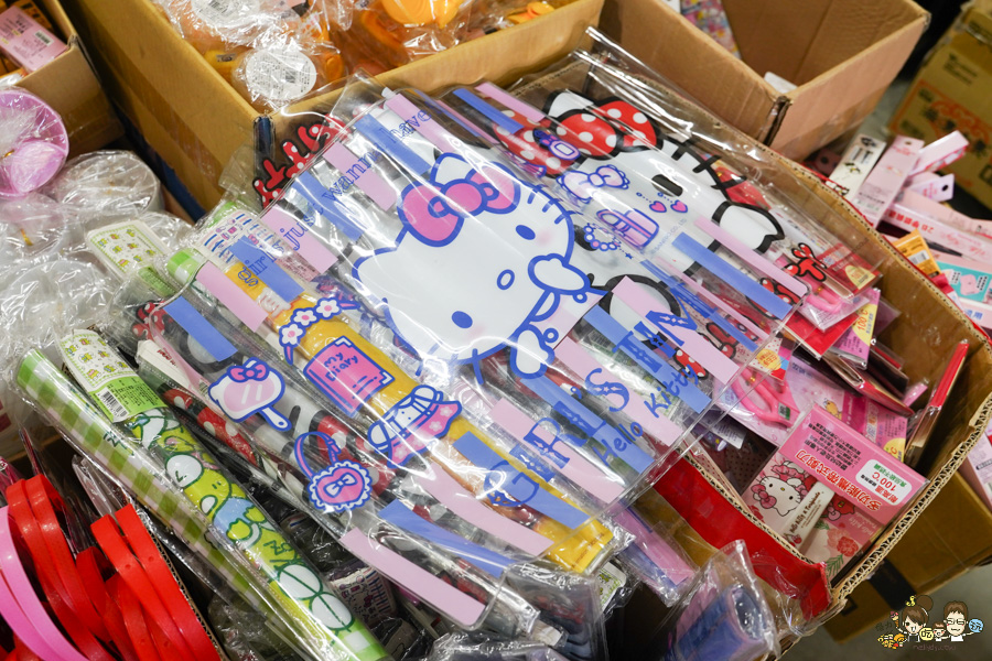 台南 永康 文具 特賣會 正版授權 好買 好逛 銅板 文具 泳衣 雜貨 特賣