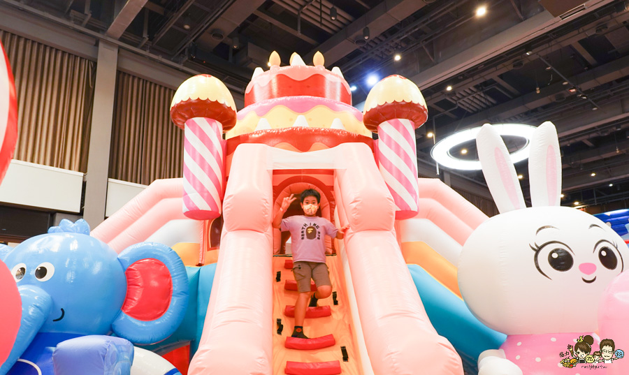 台灣獨家首場 Jumptopia 繽紛大冒險 ，跟著音速小子Sonic 暑假 室內 氣墊 親子 互動 百貨 新光三越 好玩 有趣 獨家