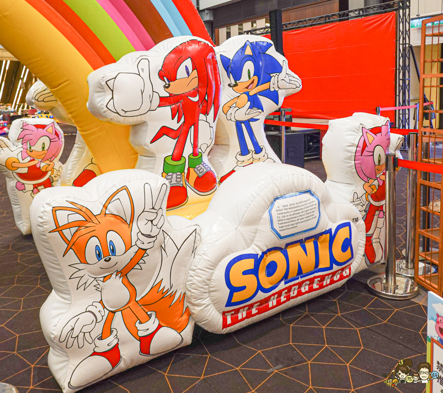台灣獨家首場 Jumptopia 繽紛大冒險 ，跟著音速小子Sonic 暑假 室內 氣墊 親子 互動 百貨 新光三越 好玩 有趣 獨家