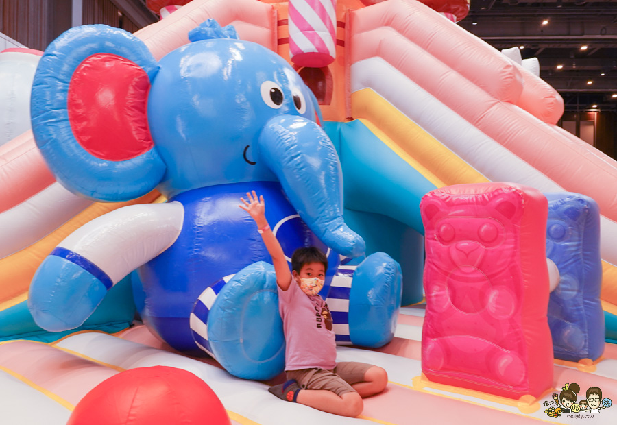 台灣獨家首場 Jumptopia 繽紛大冒險 ，跟著音速小子Sonic 暑假 室內 氣墊 親子 互動 百貨 新光三越 好玩 有趣 獨家