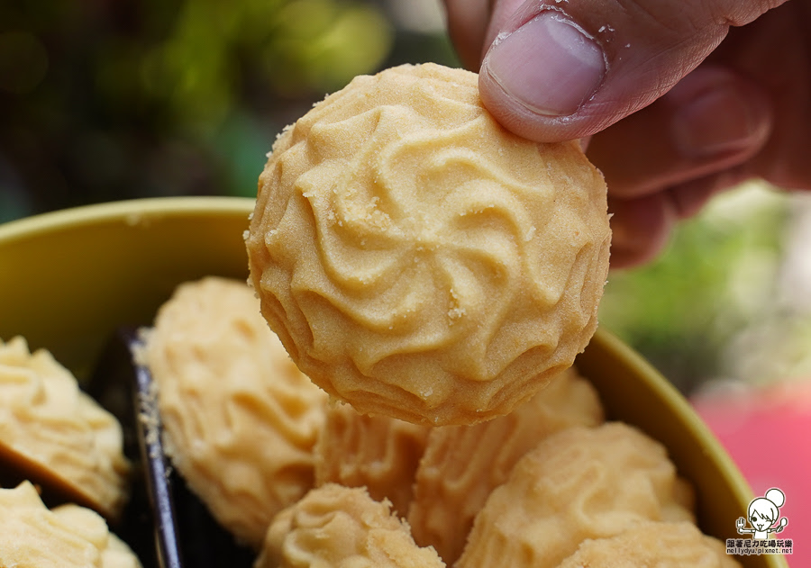 實心蛋捲 中秋 禮盒 限定 小小兵 聯名 推薦 高雄 伴手禮 好吃 推薦 蛋捲 點心 美食 好買 早鳥