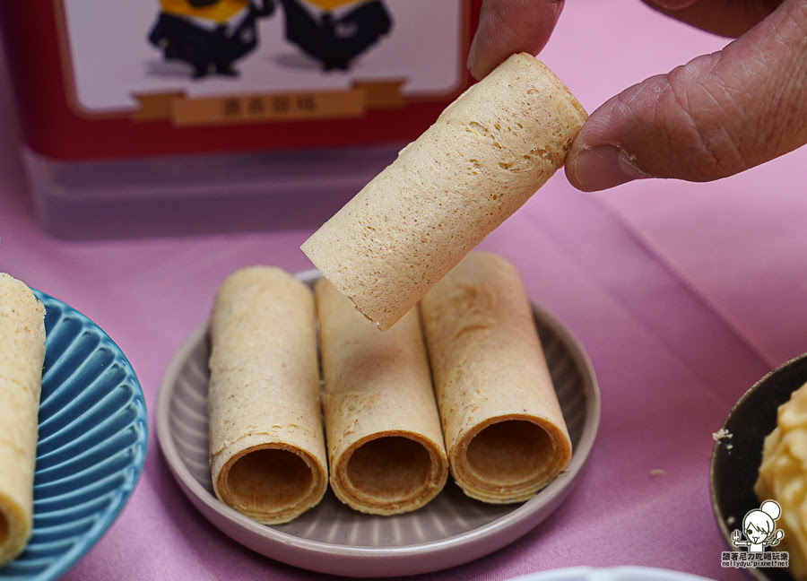 實心蛋捲 中秋 禮盒 限定 小小兵 聯名 推薦 高雄 伴手禮 好吃 推薦 蛋捲 點心 美食 好買 早鳥