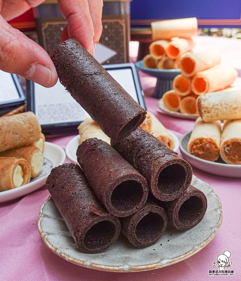 實心蛋捲 中秋 禮盒 限定 小小兵 聯名 推薦 高雄 伴手禮 好吃 推薦 蛋捲 點心 美食 好買 早鳥