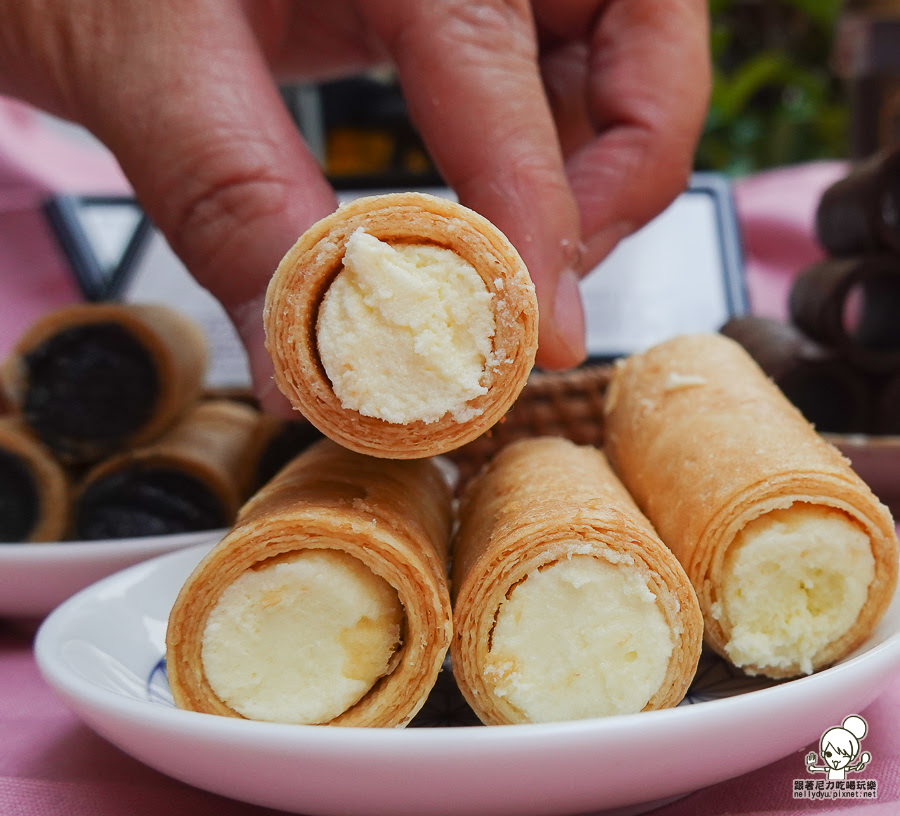 實心蛋捲 中秋 禮盒 限定 小小兵 聯名 推薦 高雄 伴手禮 好吃 推薦 蛋捲 點心 美食 好買 早鳥