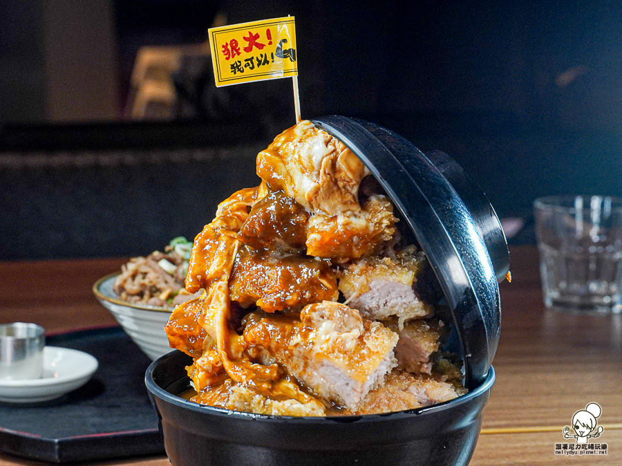 高雄美食 親子 家庭客 雞 咖哩 炸豬排 好吃 推薦 排隊 日式 在地老店 