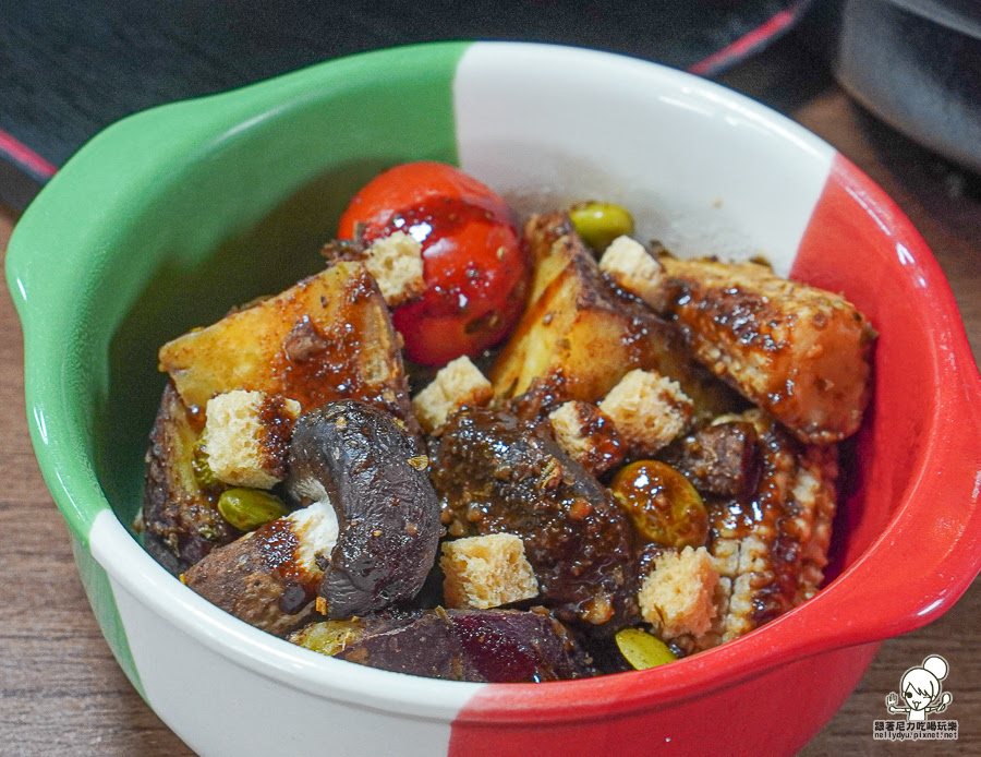 高雄美食 親子 家庭客 雞 咖哩 炸豬排 好吃 推薦 排隊 日式 在地老店 