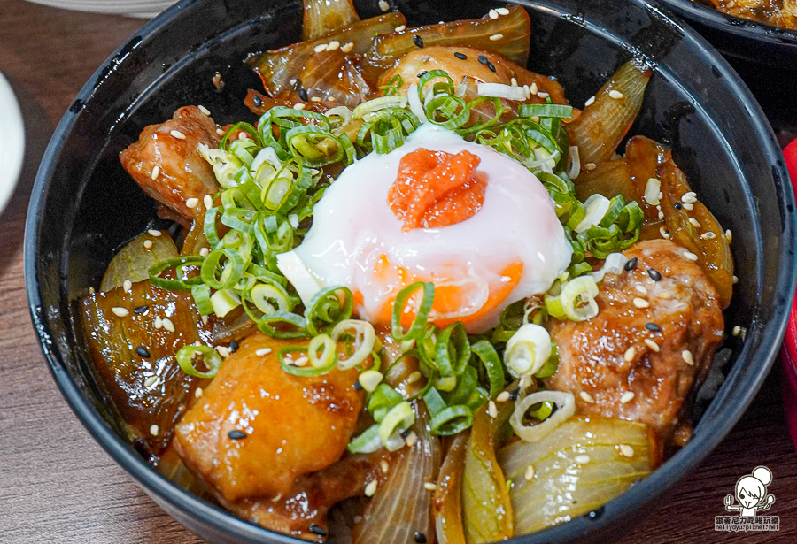 高雄美食 親子 家庭客 雞 咖哩 炸豬排 好吃 推薦 排隊 日式 在地老店 