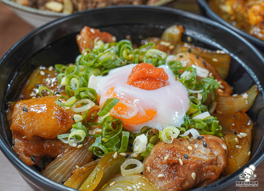 高雄美食 親子 家庭客 雞 咖哩 炸豬排 好吃 推薦 排隊 日式 在地老店 