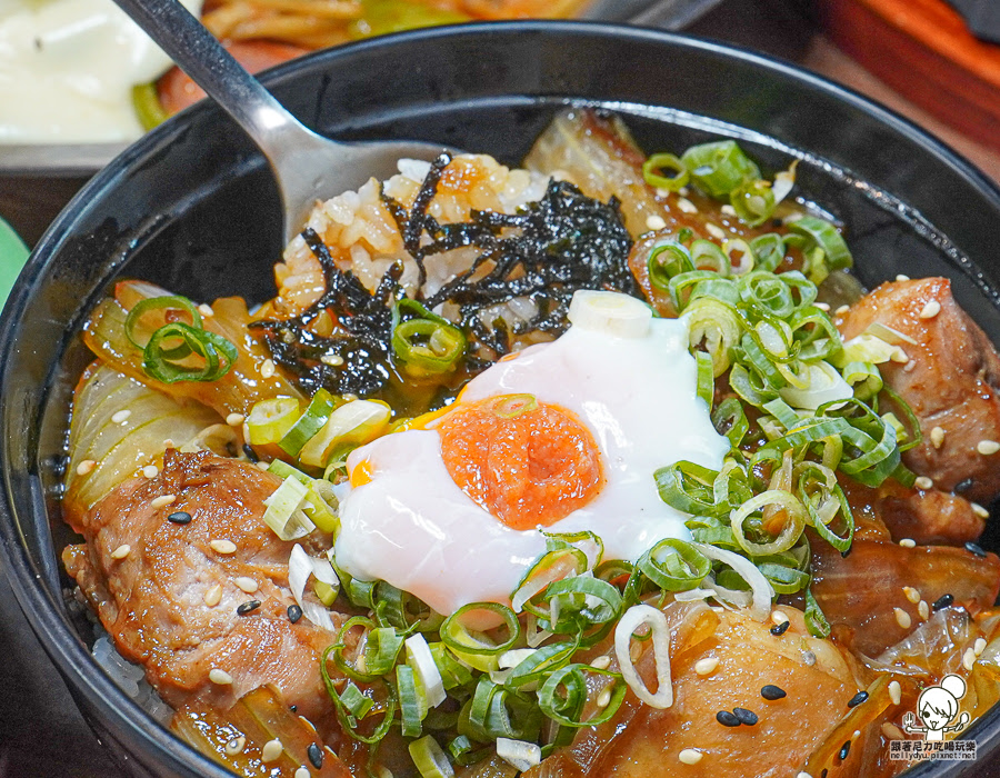 高雄美食 親子 家庭客 雞 咖哩 炸豬排 好吃 推薦 排隊 日式 在地老店 