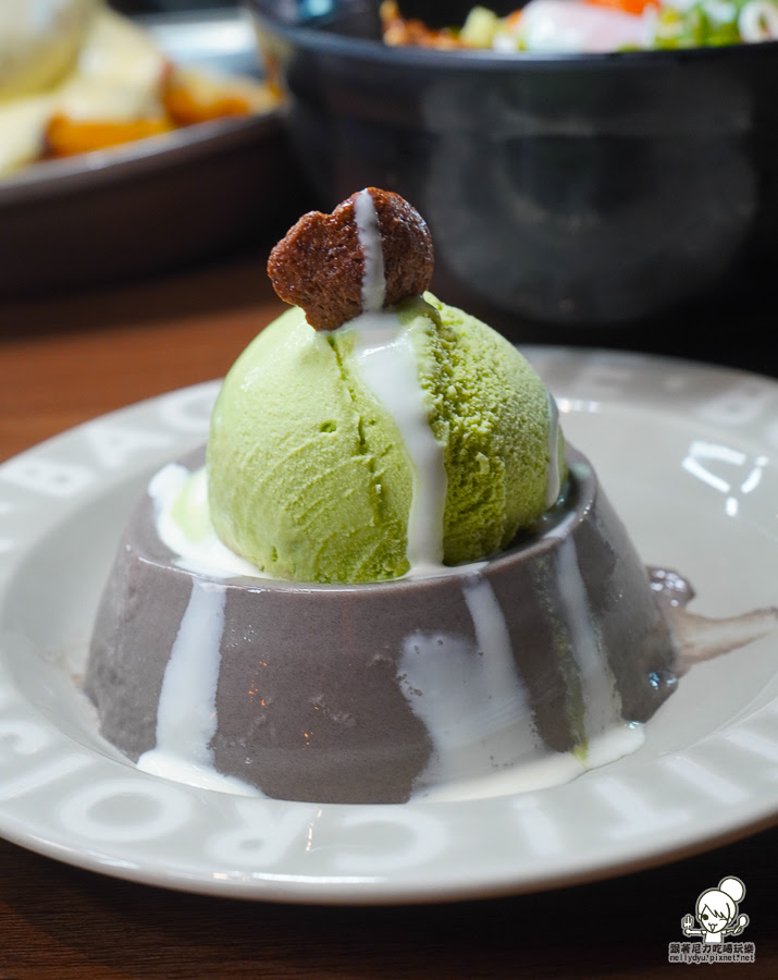 高雄美食 親子 家庭客 雞 咖哩 炸豬排 好吃 推薦 排隊 日式 在地老店 