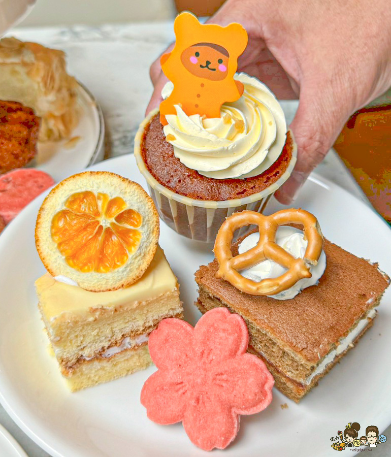 仁武咖啡 最大 三十早人羽 高雄 甜點吃到飽 主餐 鹹食 聚餐 慶生 約會 網美 禮盒 零售 手工餅乾 喜餅 月餅