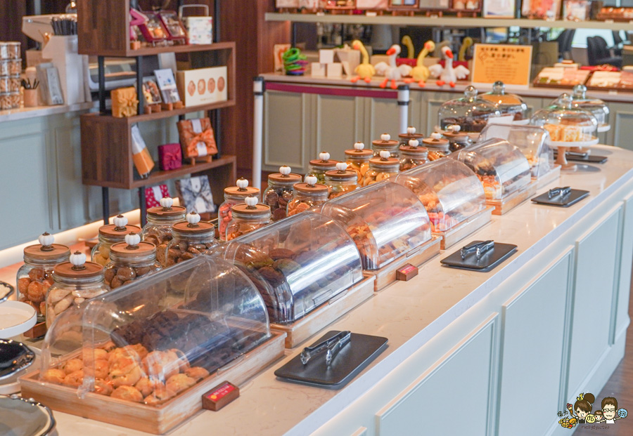 仁武咖啡 最大 三十早人羽 高雄 甜點吃到飽 主餐 鹹食 聚餐 慶生 約會 網美 禮盒 零售 手工餅乾 喜餅 月餅