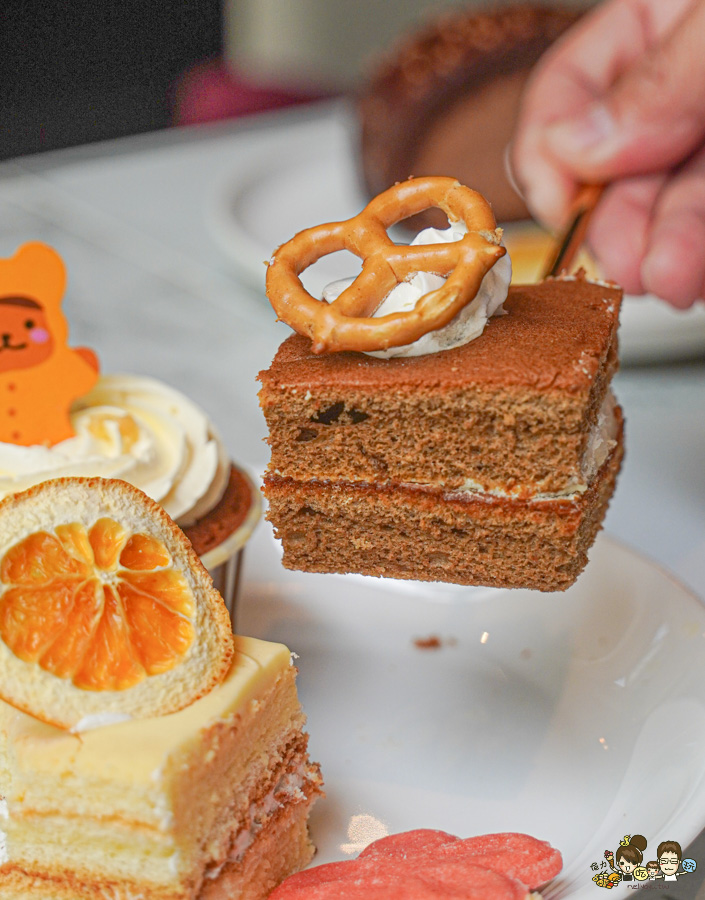 仁武咖啡 最大 三十早人羽 高雄 甜點吃到飽 主餐 鹹食 聚餐 慶生 約會 網美 禮盒 零售 手工餅乾 喜餅 月餅
