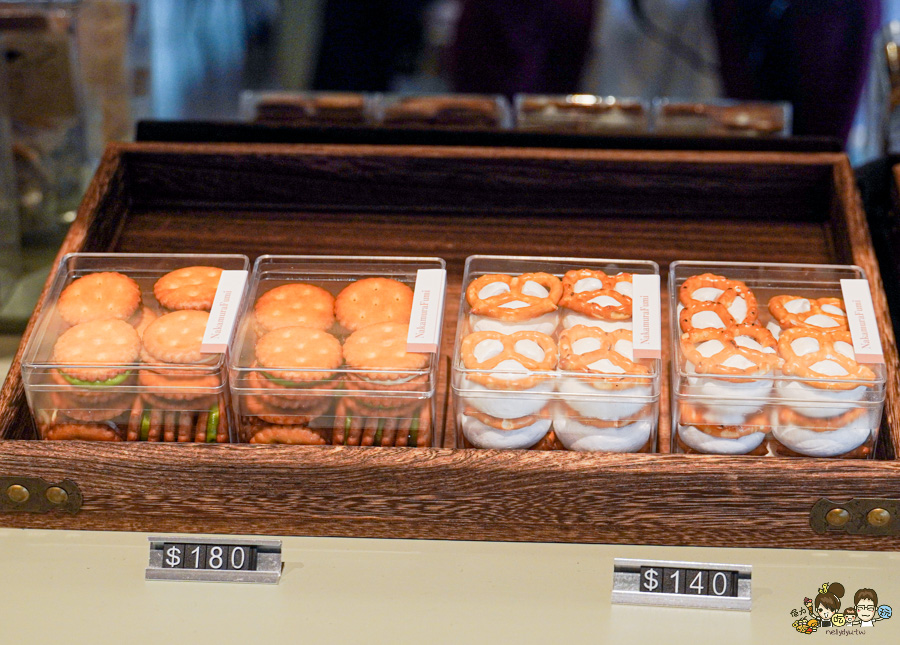 仁武咖啡 最大 三十早人羽 高雄 甜點吃到飽 主餐 鹹食 聚餐 慶生 約會 網美 禮盒 零售 手工餅乾 喜餅 月餅