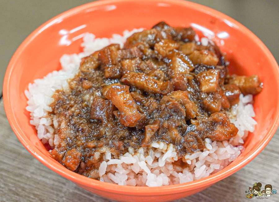 三兩二滷肉飯 黑豬肉 古早味 阿嬤 傳承 好吃 高雄美食 控肉飯 白菜滷 古早味 懷舊 隱藏版 蒸蛋湯