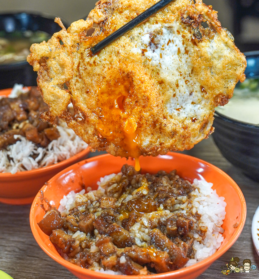 三兩二滷肉飯 黑豬肉 古早味 阿嬤 傳承 好吃 高雄美食 控肉飯 白菜滷 古早味 懷舊 隱藏版 蒸蛋湯