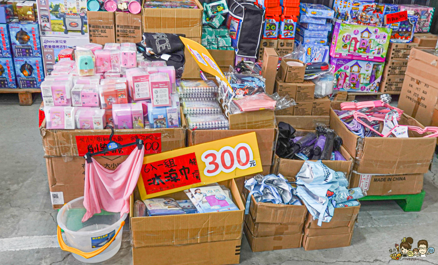 文具 正版 銅板價 特賣會 好買 好逛 台南 永康 必買 書包 泳衣 行李箱