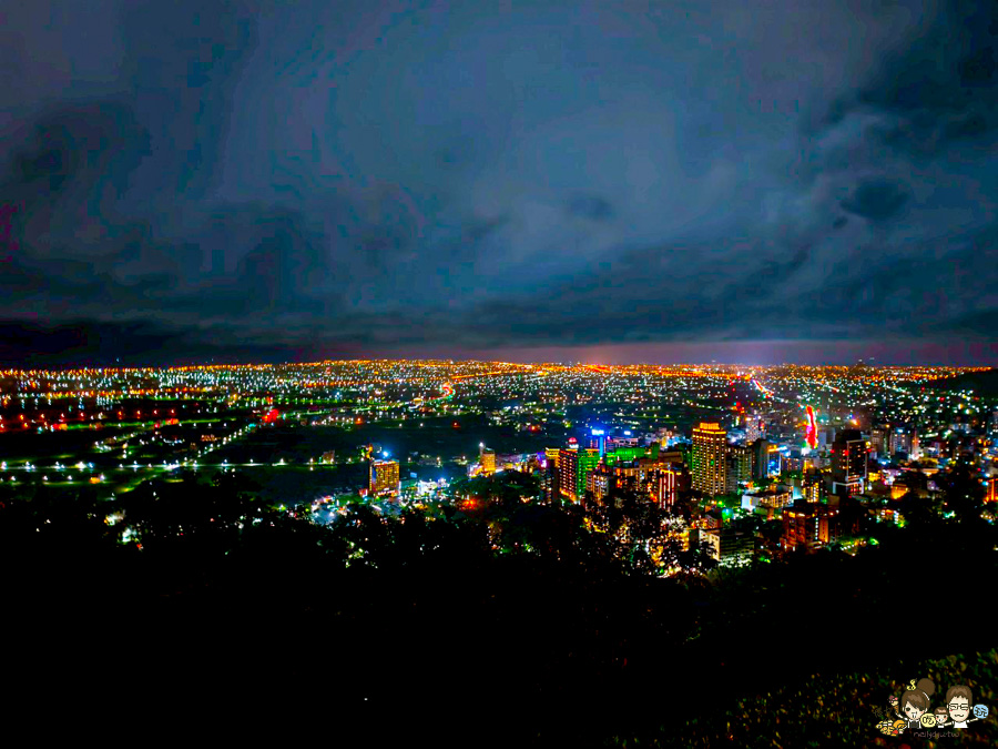  空ㄟ農場 露天咖啡 夜景 百萬景觀 夜景 礁溪 宜蘭 最紅 排隊 接駁車