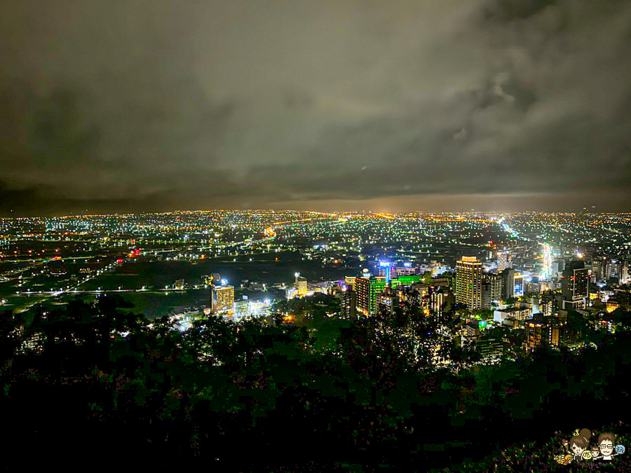  空ㄟ農場 露天咖啡 夜景 百萬景觀 夜景 礁溪 宜蘭 最紅 排隊 接駁車