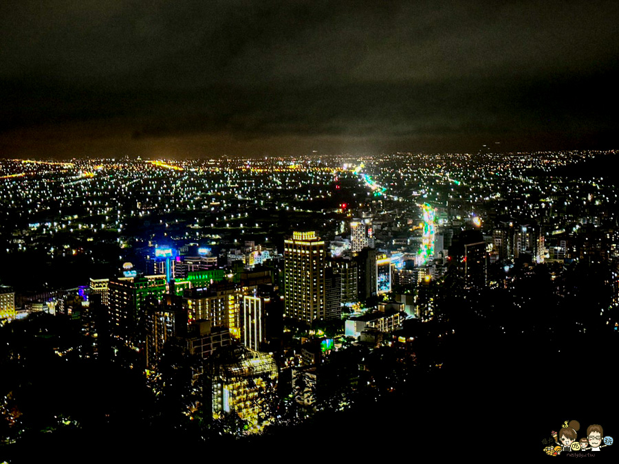  空ㄟ農場 露天咖啡 夜景 百萬景觀 夜景 礁溪 宜蘭 最紅 排隊 接駁車