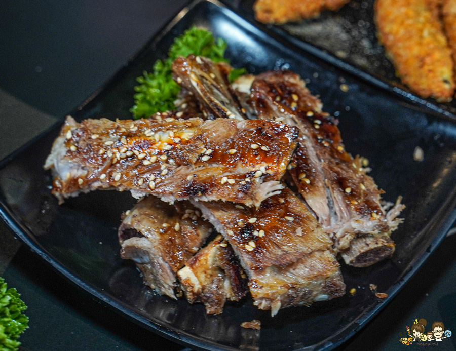 開串 吃到飽 串燒 烤物 炸物 鍋物 文山特區 消夜 晚餐 聚餐 高雄美食 必吃 首間