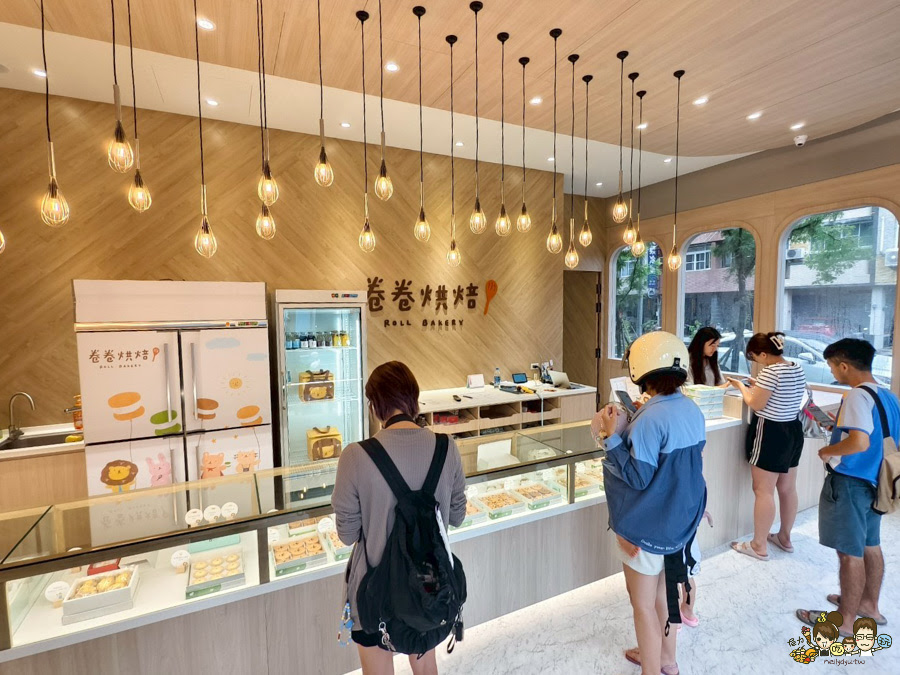 高雄 卷卷烘焙 甜點 點心 生乳銅鑼燒 造型 可愛 好吃 推薦 必買 左營 伴手禮 手信 彌月 禮盒 烏日餅