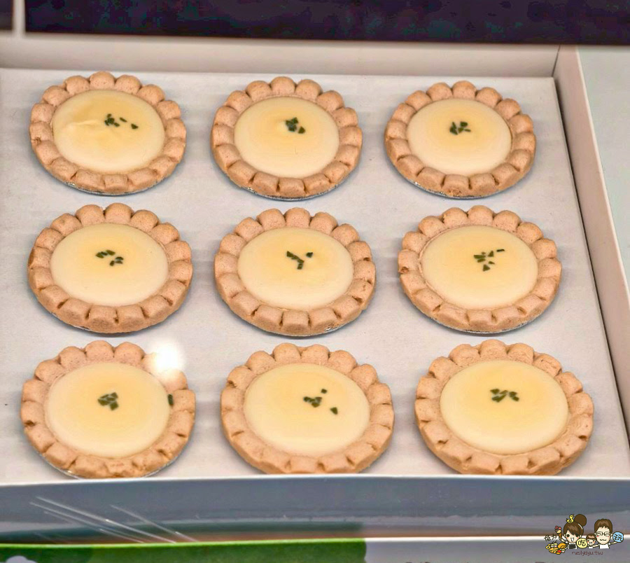 高雄 卷卷烘焙 甜點 點心 生乳銅鑼燒 造型 可愛 好吃 推薦 必買 左營 伴手禮 手信 彌月 禮盒 烏日餅