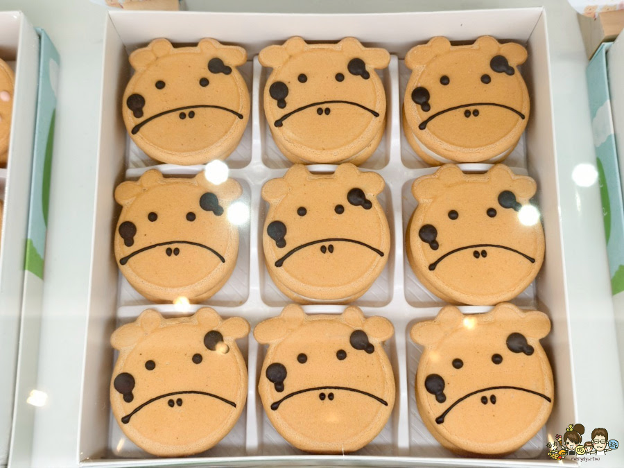 高雄 卷卷烘焙 甜點 點心 生乳銅鑼燒 造型 可愛 好吃 推薦 必買 左營 伴手禮 手信 彌月 禮盒 烏日餅