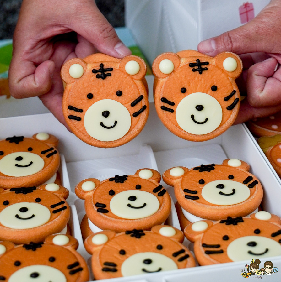 高雄 卷卷烘焙 甜點 點心 生乳銅鑼燒 造型 可愛 好吃 推薦 必買 左營 伴手禮 手信 彌月 禮盒 烏日餅